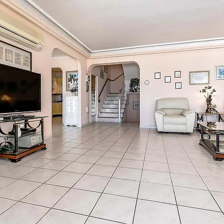 Europa Villa *